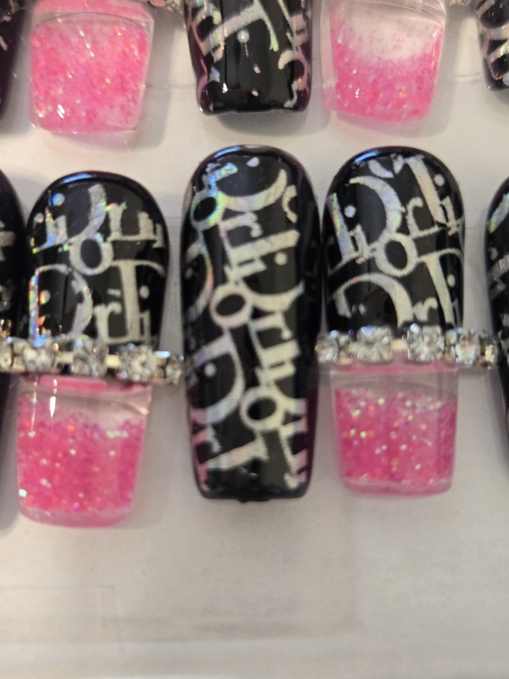 Black & Pink W Logo Water Press-On Nails with Rhinestone Accent - Picture 3 of 4